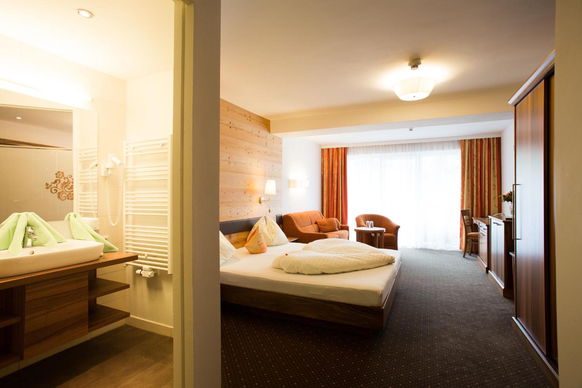 Hotel Lohningerhof Maria Alm am Steinernen Meer Ruang foto