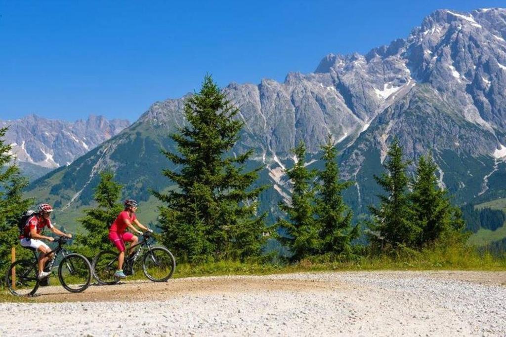 Hotel Lohningerhof Maria Alm am Steinernen Meer Bagian luar foto